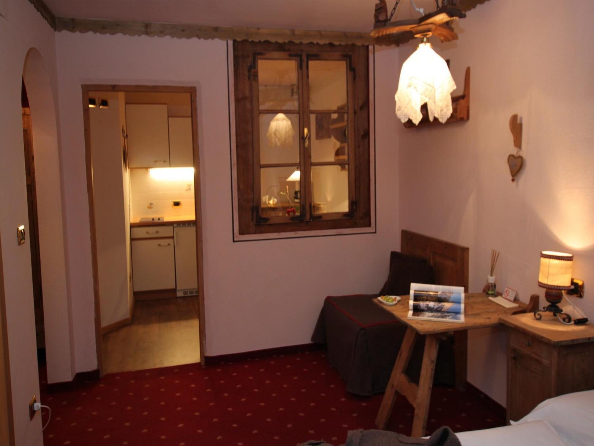 Garni Ortles Hotel เซลวาดีวัลการ์เดนา ภายนอก รูปภาพ